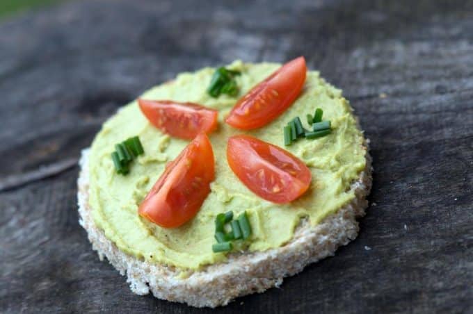 Creamy avocado bread spread made with the Thermomix®, with chickpeas and lime