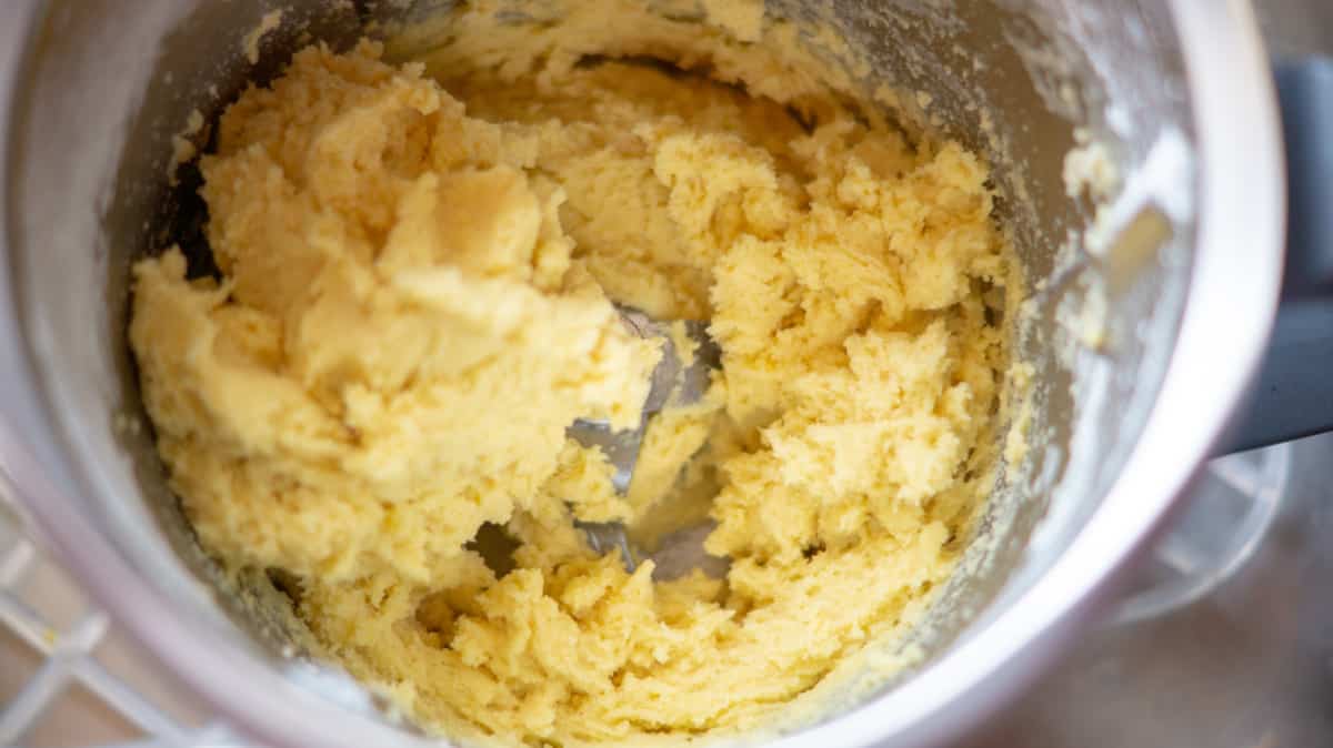 Mixing shortcrust pastry in the Thermomix®