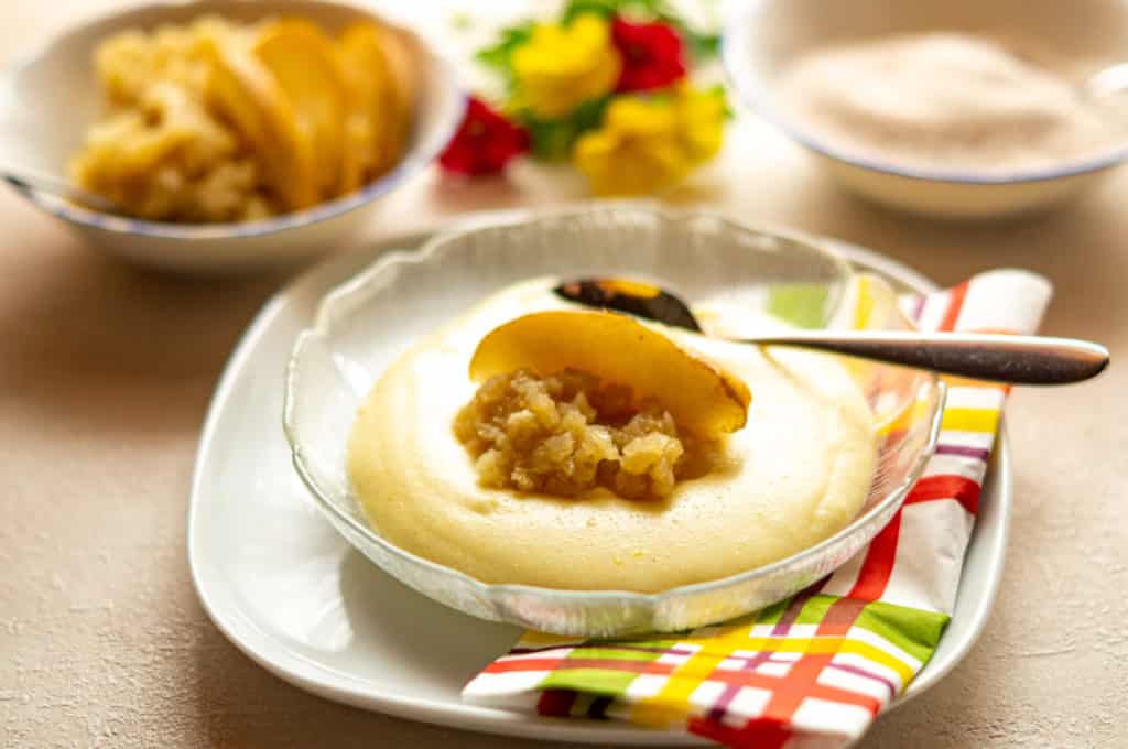 Semolina porridge made with the Thermomix® served with cinnamon sugar and fresh berries