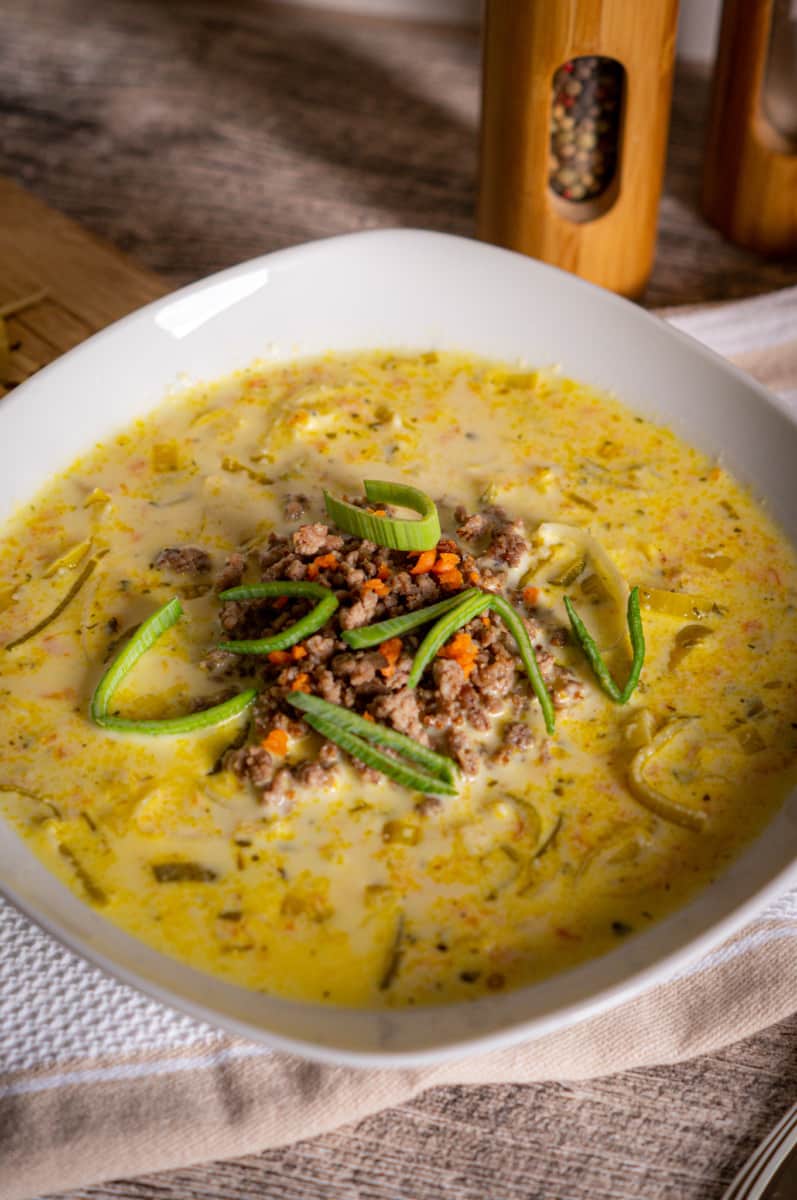 Thermomix® cheese soup with mince