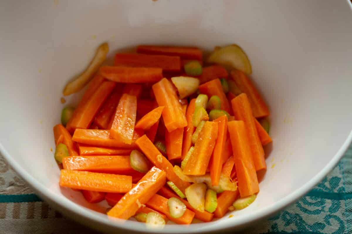 Carrots and fennel for the salad