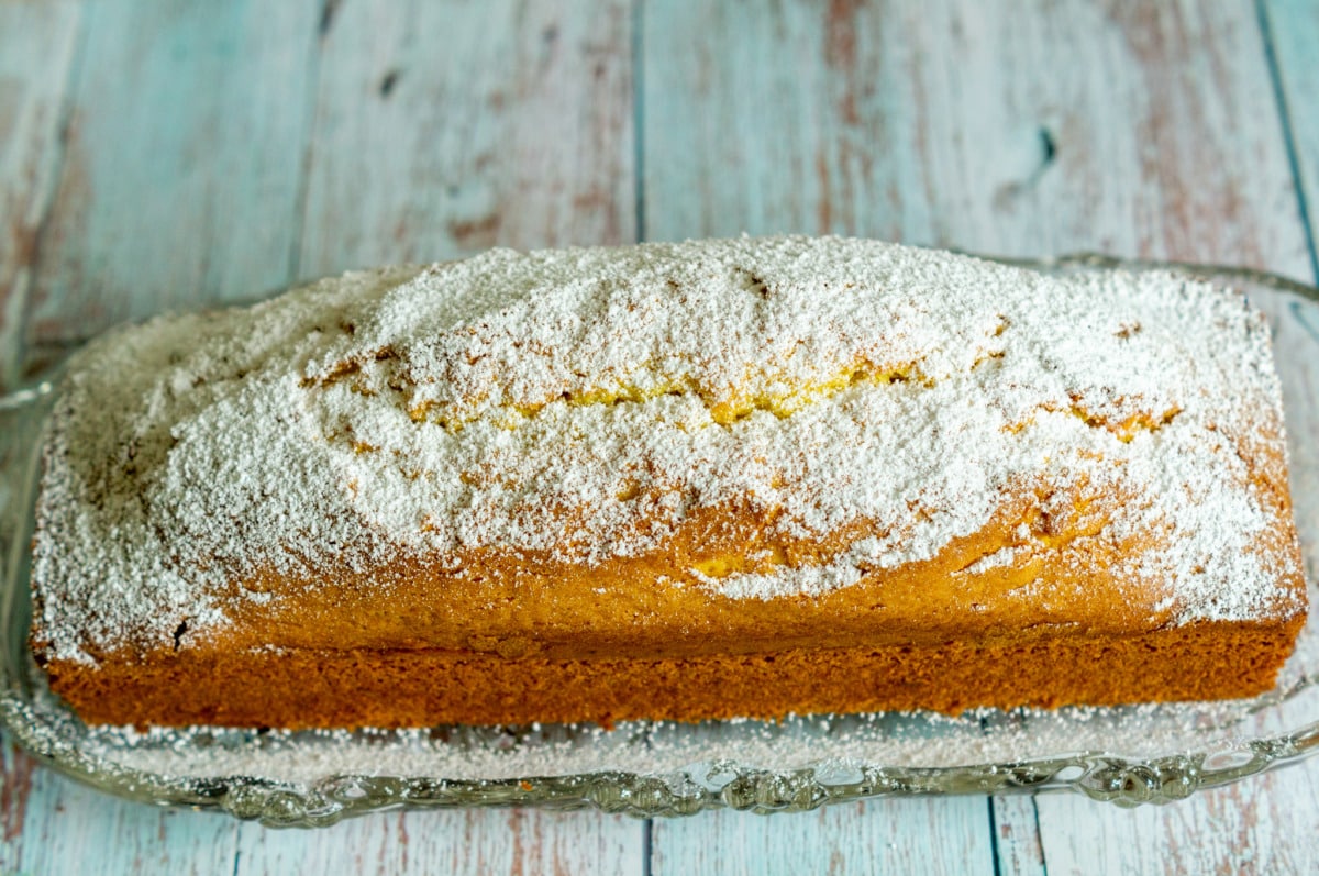 Freshly baked pound cake made with the Thermomix® still in the loaf tin