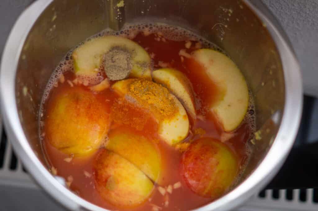 Juice, spices and fruit for the ginger shot in the Thermomix®