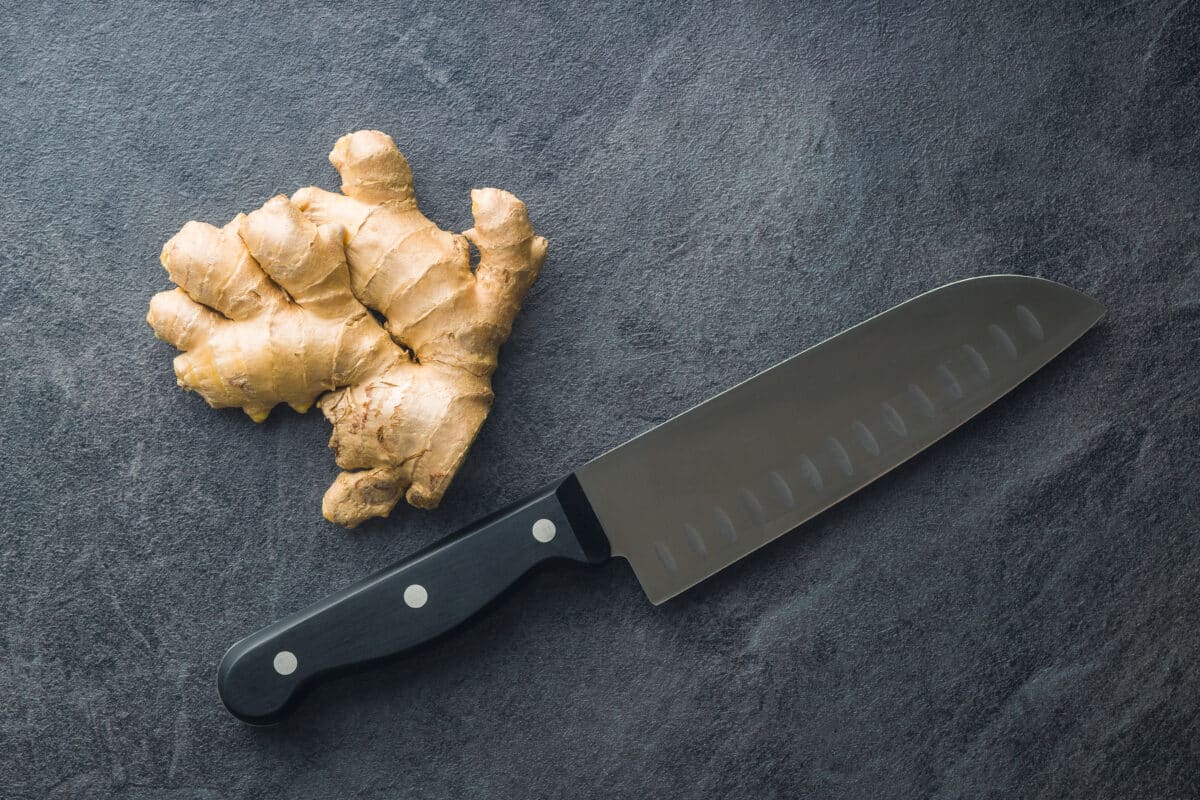 Cutting ginger