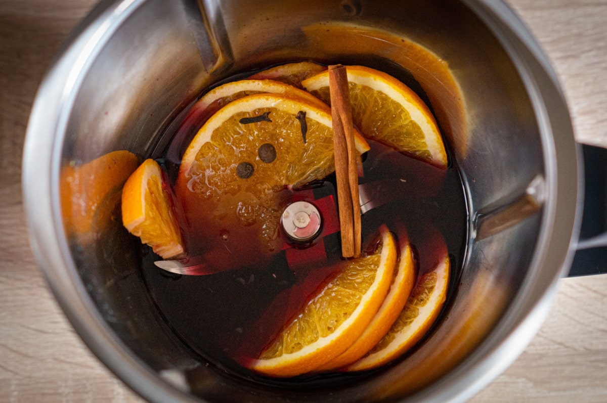 Ingredients for Glühsecco in the Thermomix® mixing bowl