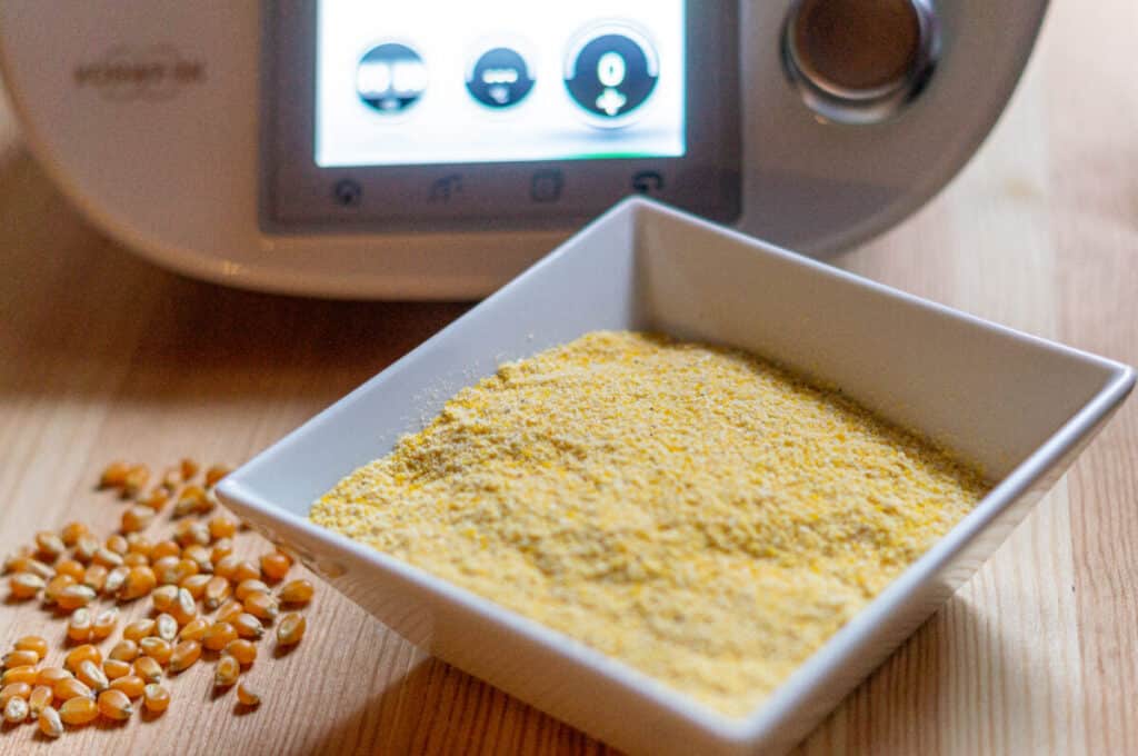 Grinding maize in the Thermomix® into fine maize flour