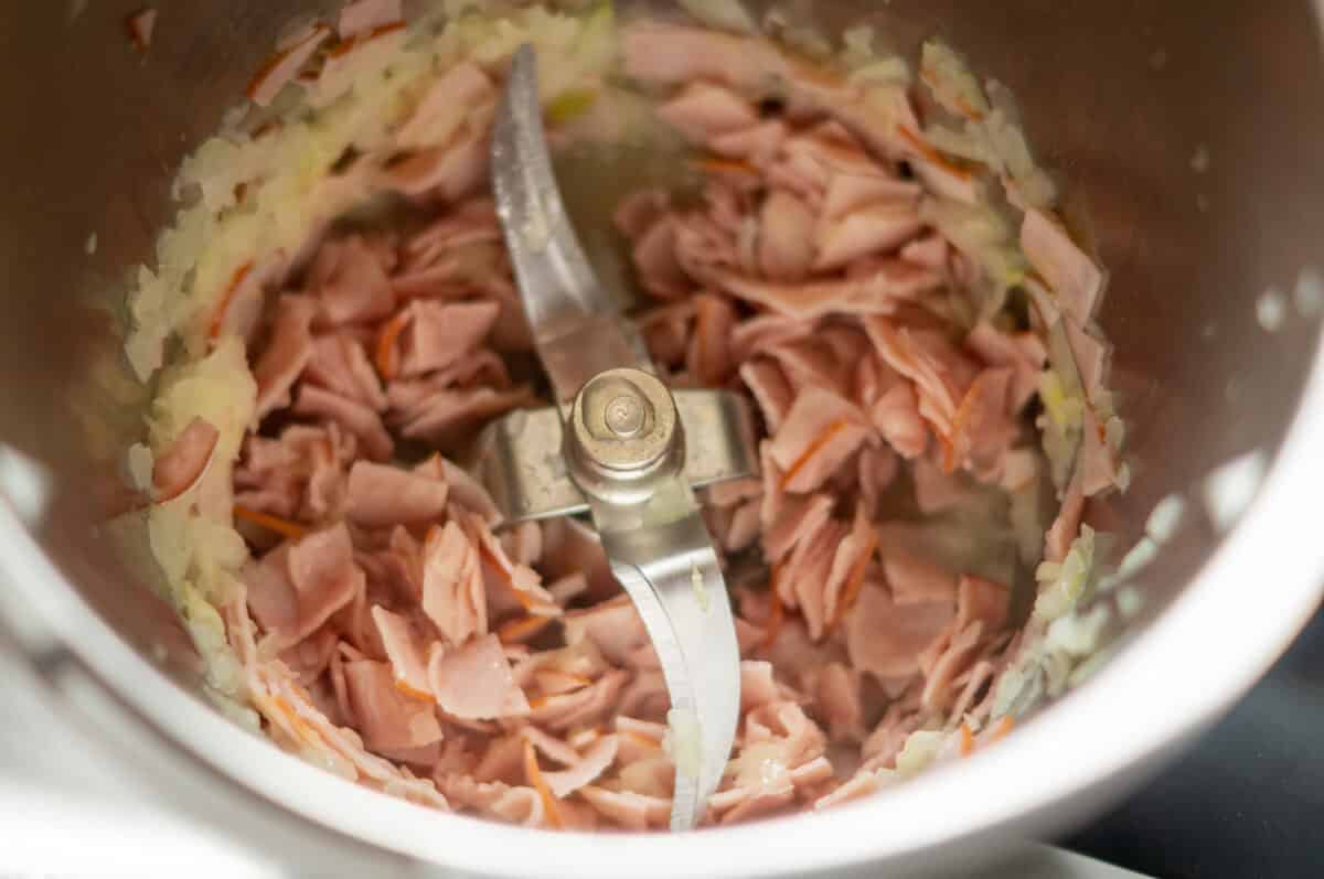 Ham cooking in the Thermomix® mixing bowl
