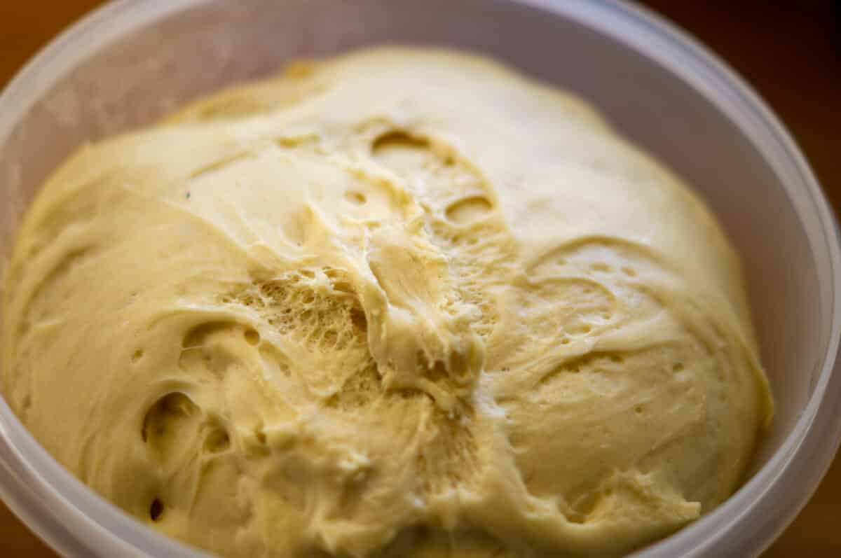 Leaving yeast dough to prove