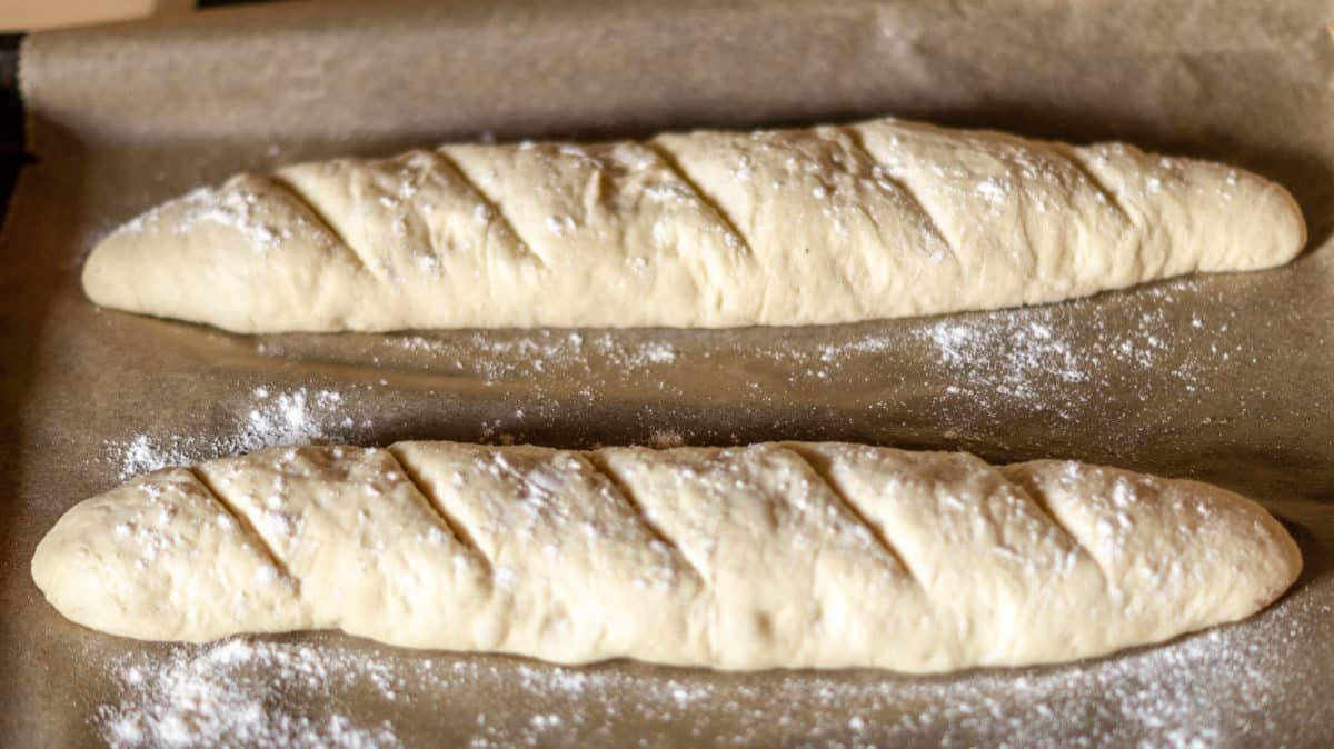 Scoring baguettes