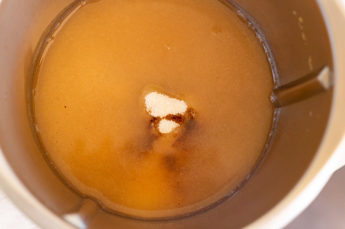Cooking spices and juice in the Thermomix®