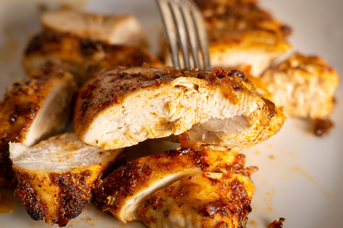 Juicy baked chicken with the Thermomix® with a crispy spice crust