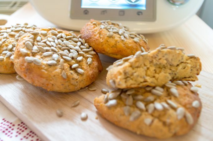 Low-Carb Protein Rolls with Cheese, Thermomix® 4 The cheese makes these rolls especially tasty