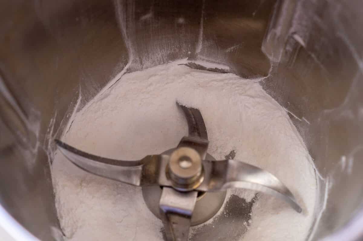 Pulverising sugar in the Thermomix®