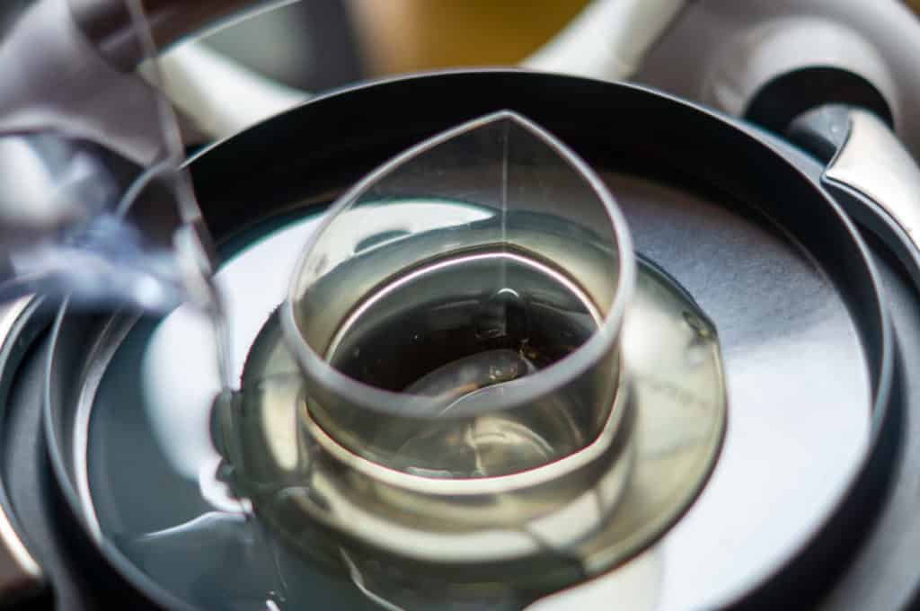 Oil dripping through the lid opening of the Thermomix®