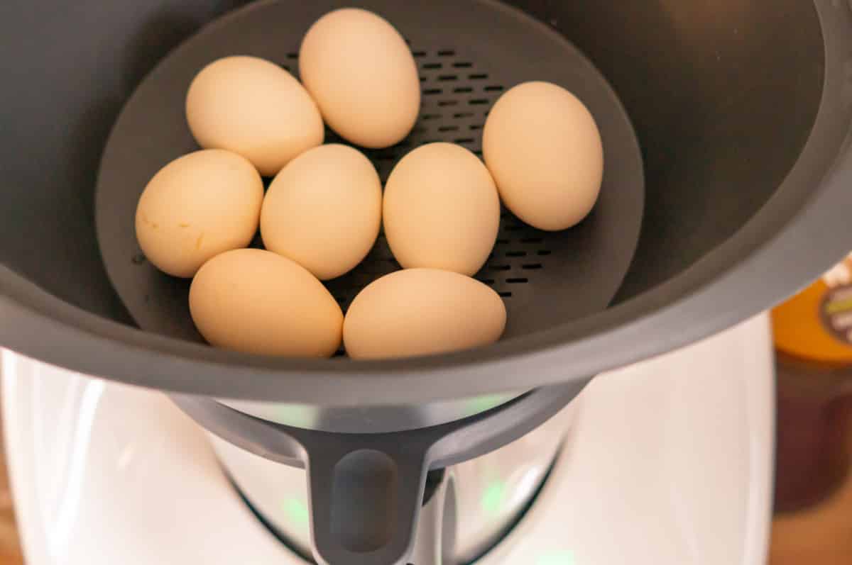 Cooking eggs