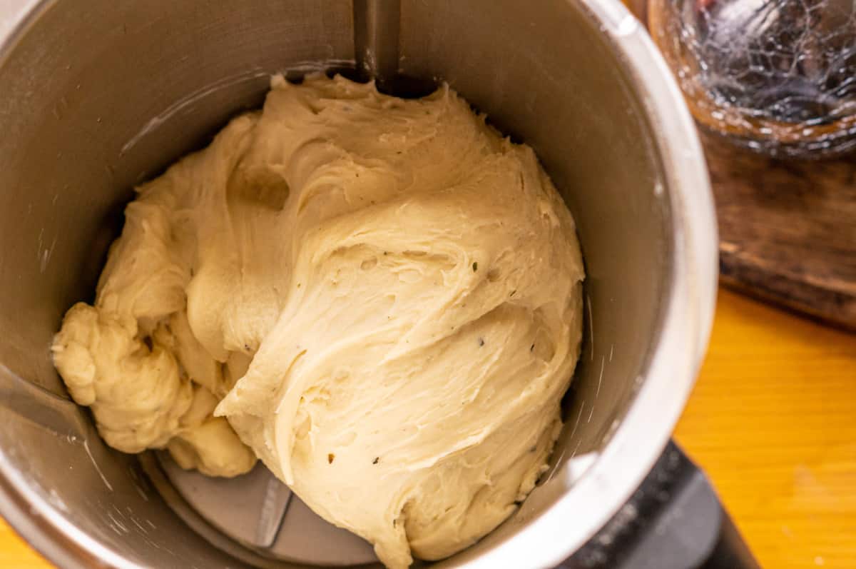 Mixing yeast dough in the Thermomix®