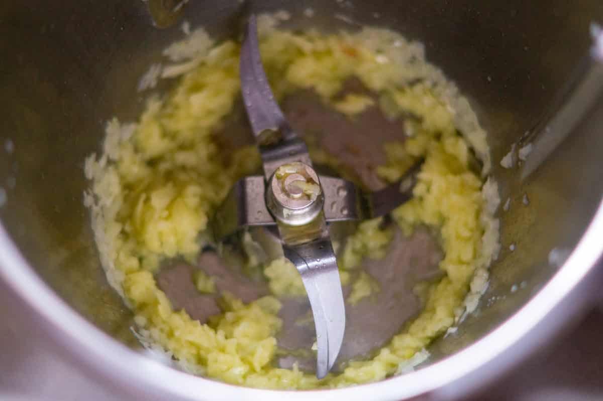 Frying garlic and onion