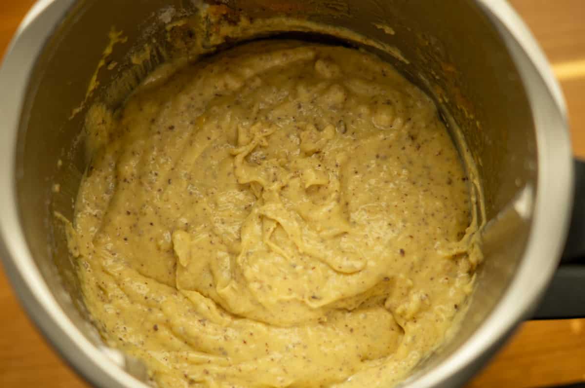 Batter with nuts in the Thermomix®