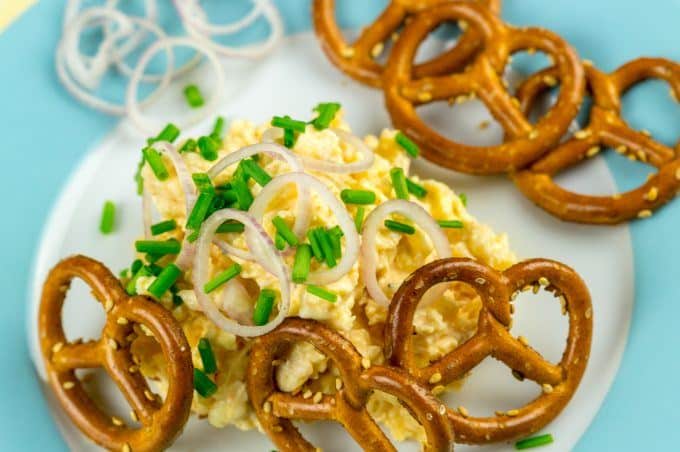 Obazda (Obatzter) with the Thermomix® 5 Obazda with the Thermomix® and salted pretzels
