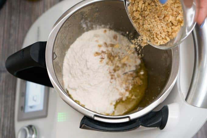 Olive and Walnut Bread with the Thermomix® (step 4)