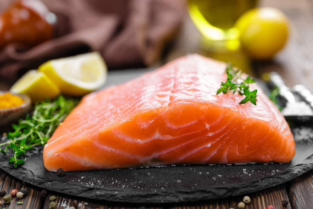Preparing the salmon fillet