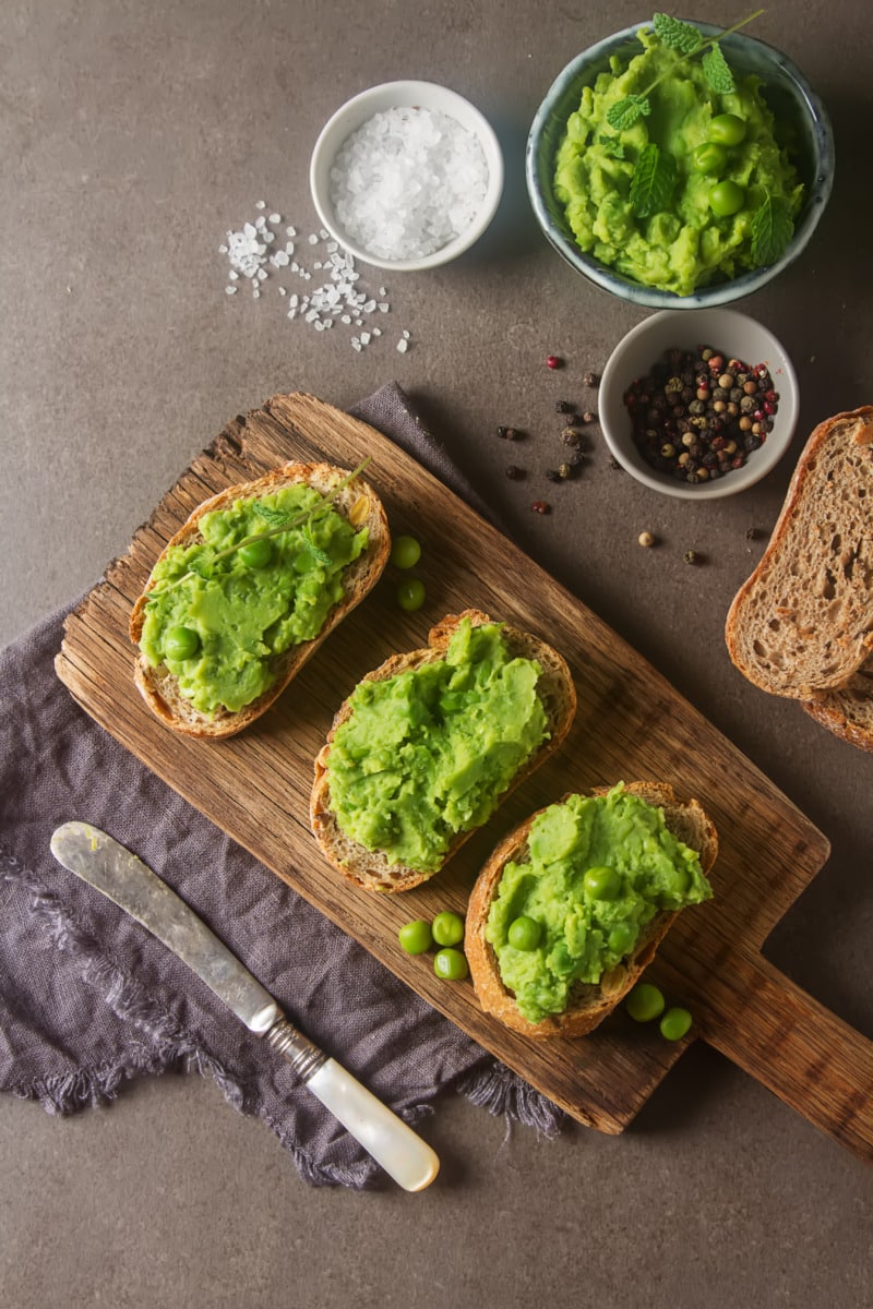 Creamy Thermomix® pea puree with mint