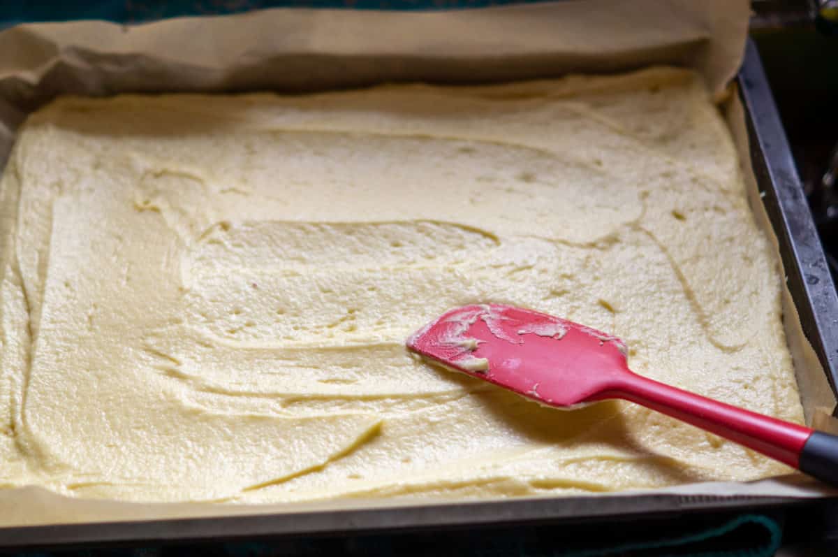 Pear and Almond Tray Bake with Rum Crumble, Thermomix® (step 4)