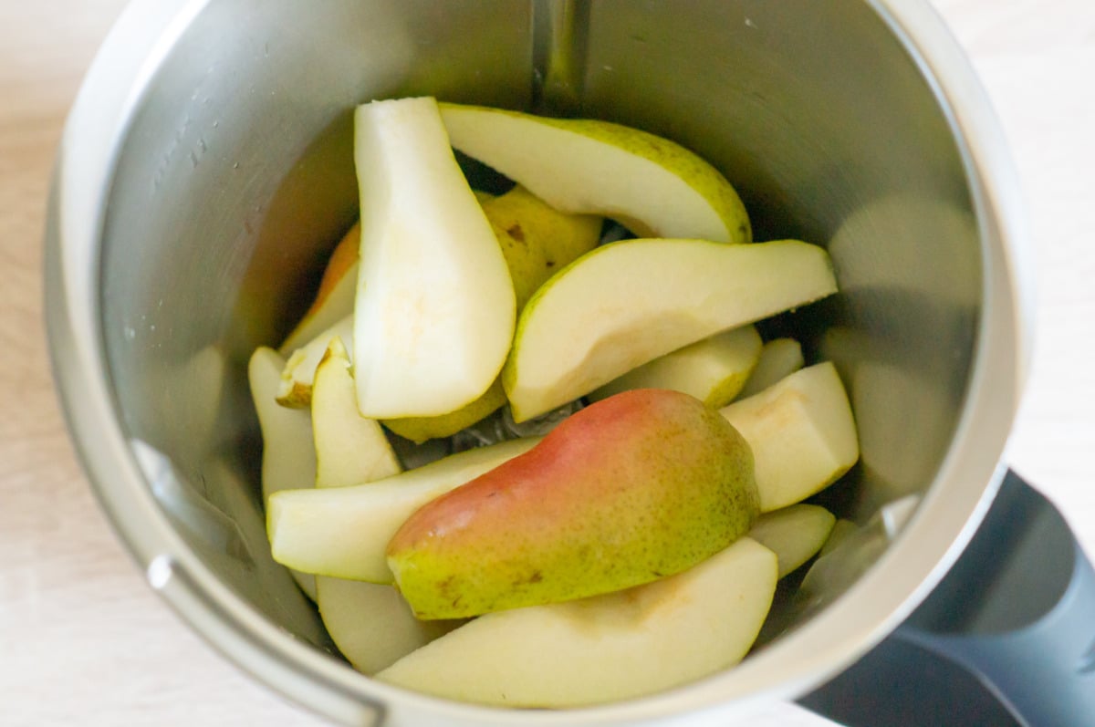 Chopping pears in the Thermomix®