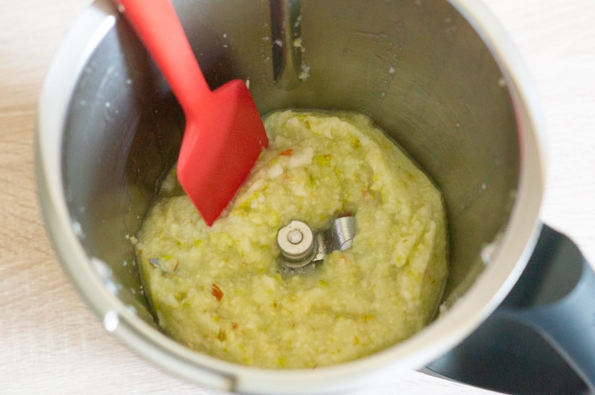 Mixing pears and remaining ingredients