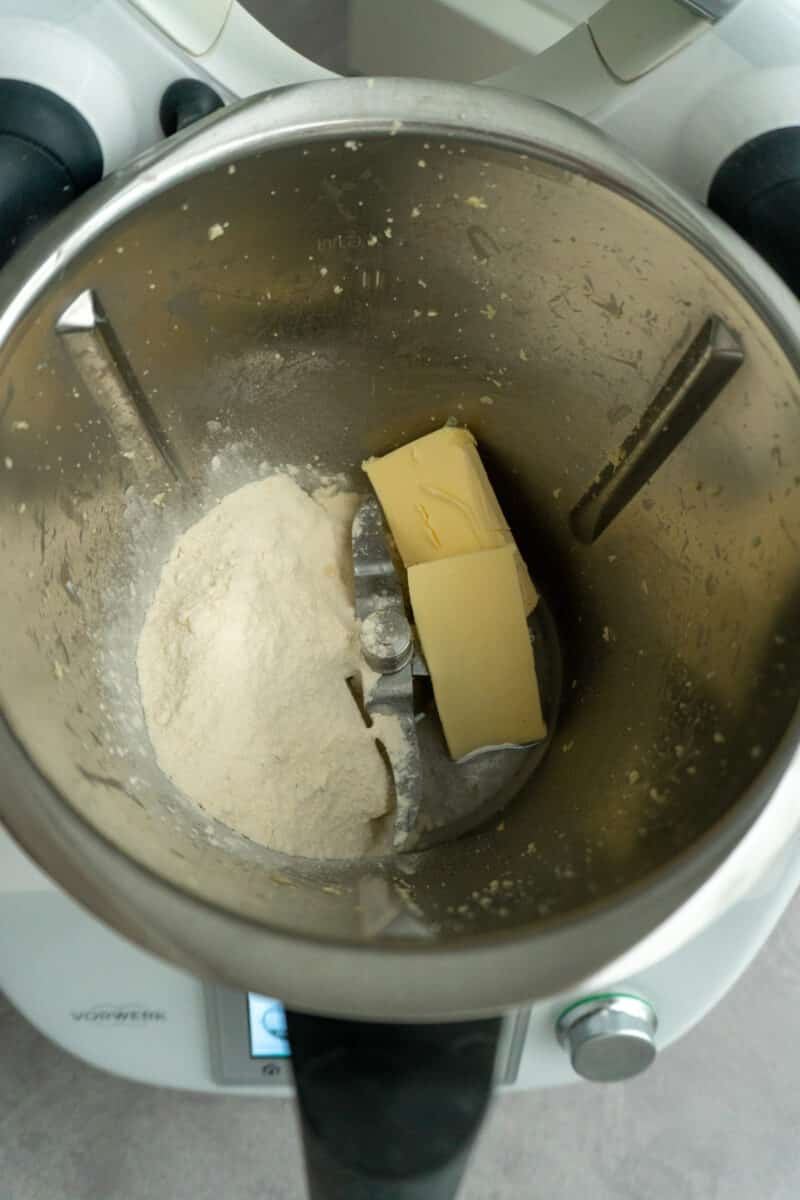 Mixing the dough