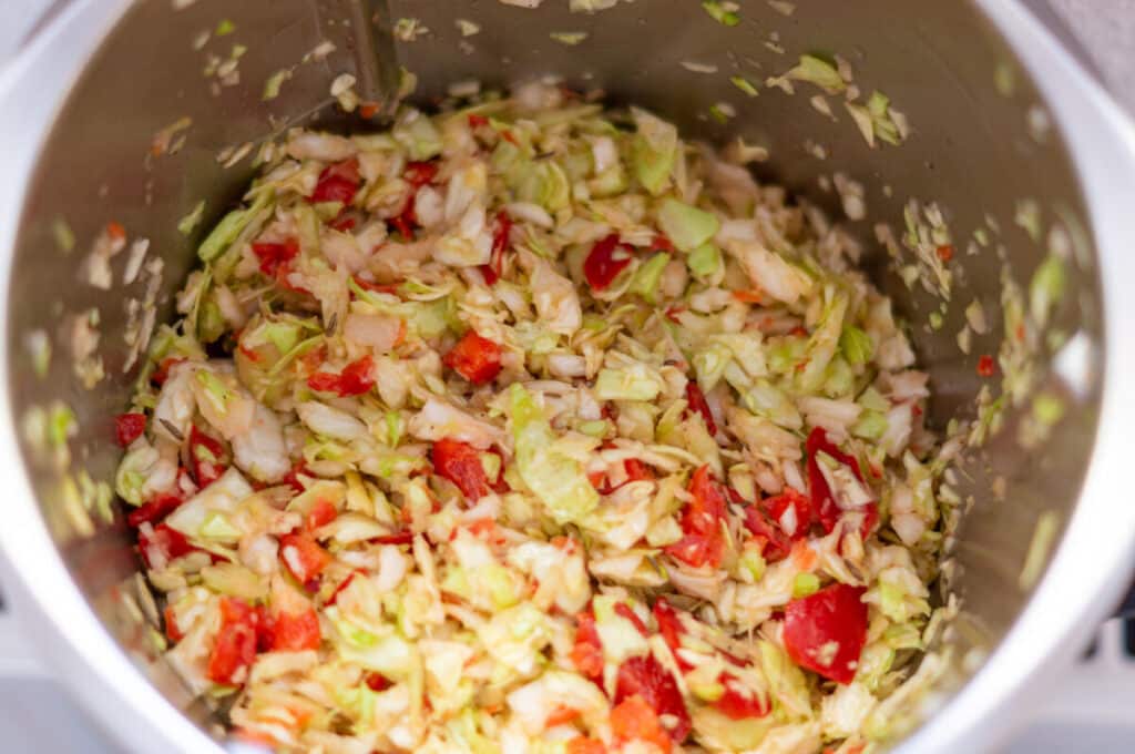 Pointed cabbage salad in the mixing bowl