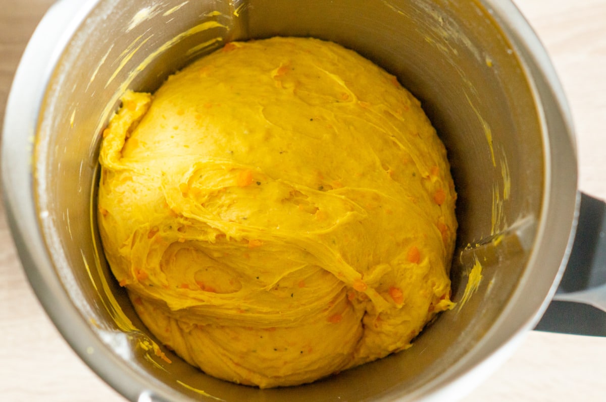 Pumpkin dough mixed in the Thermomix® in just a few minutes