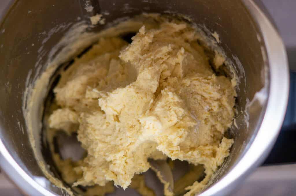 Kneading roll dough in the Thermomix®