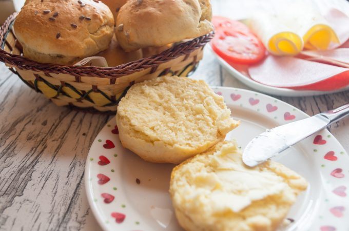 Quick breakfast rolls made with the Thermomix®, served with cold meats and cheese