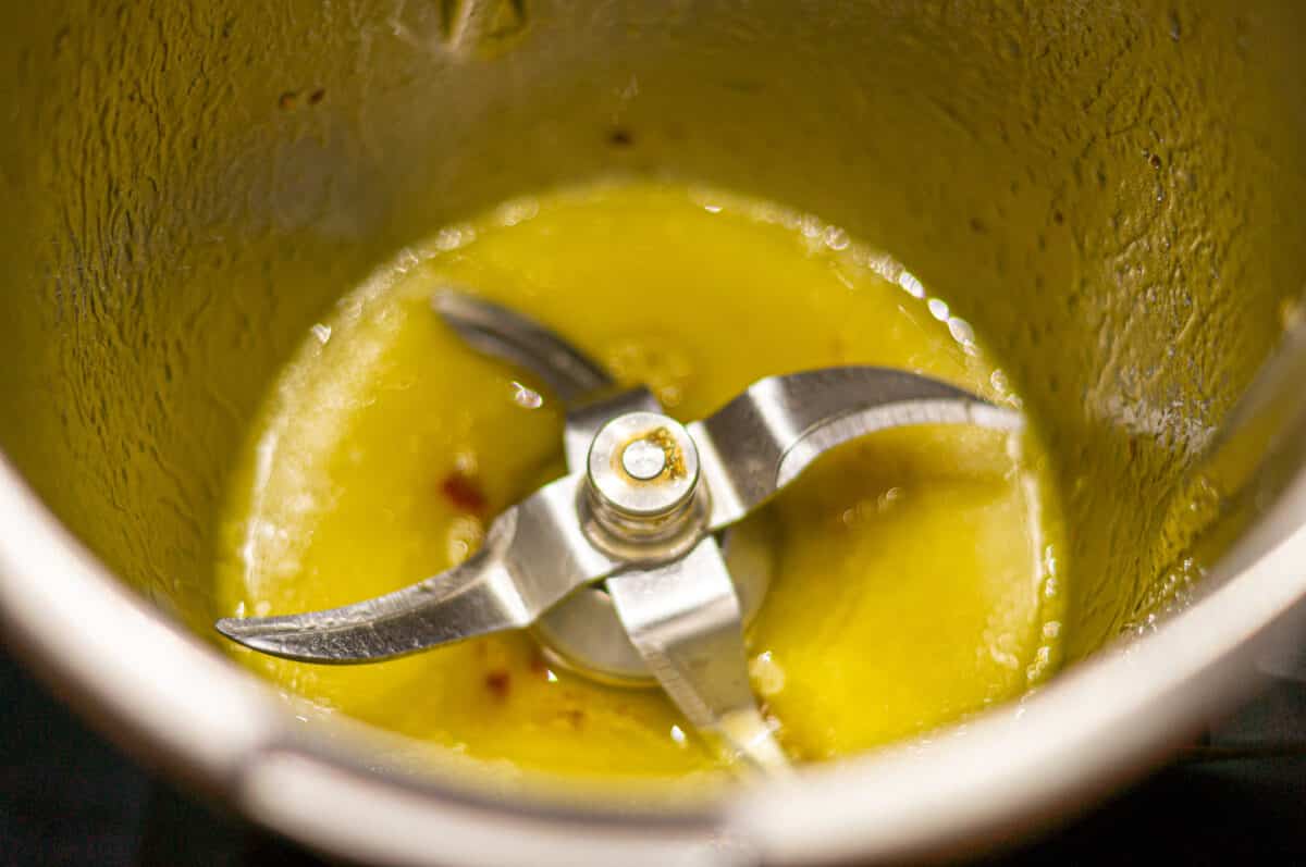 Dressing in the mixing bowl
