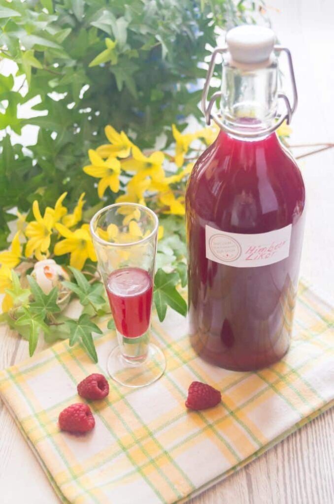 Raspberry liqueur Thermomix® recipe