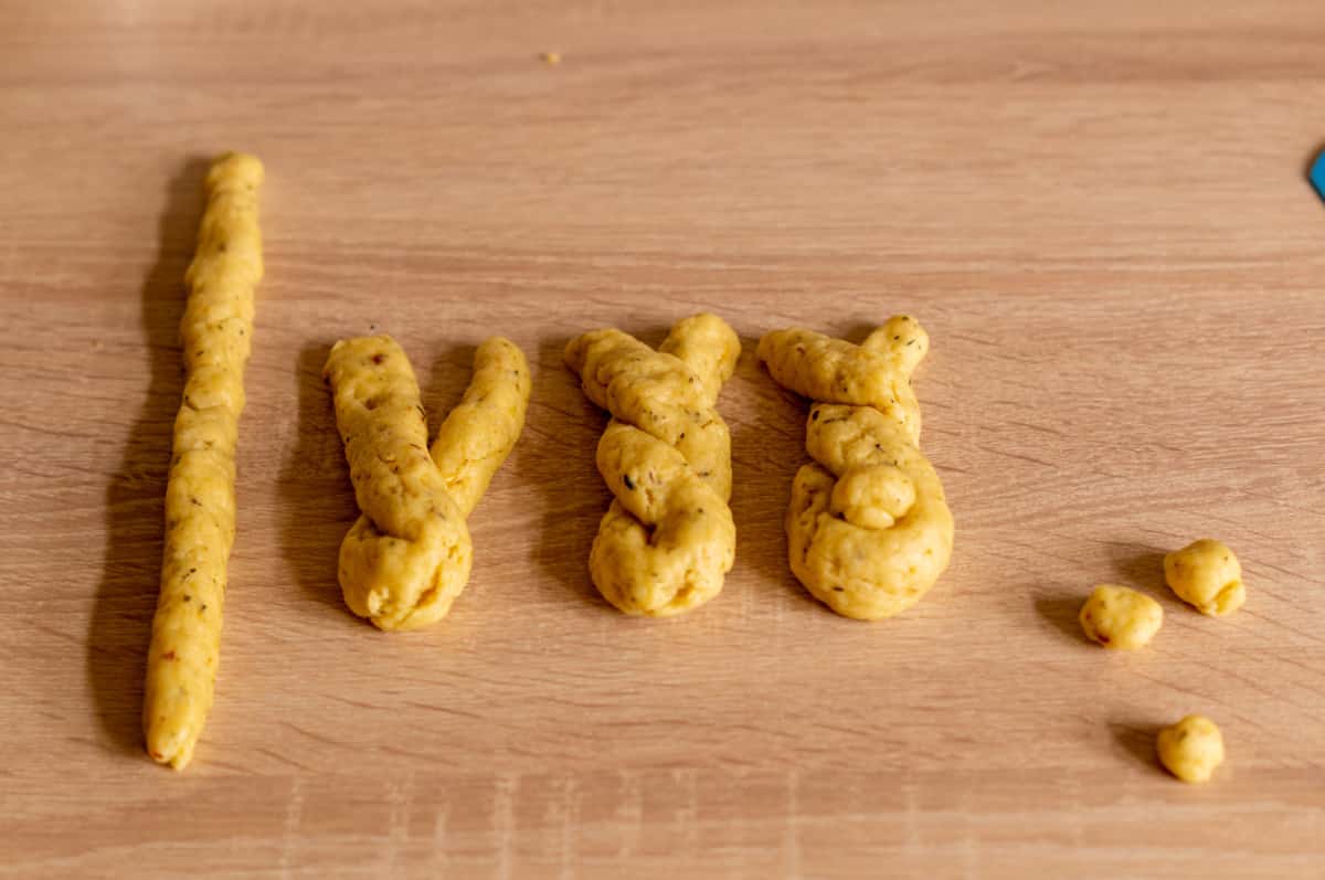 How to shape the quark oil dough bunnies
