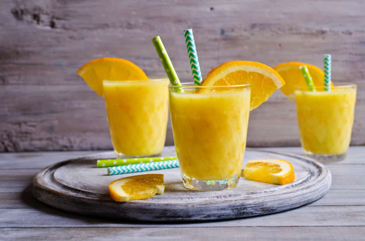 Solero Cocktail with the Thermomix® with passion fruit and vanilla ice cream in a glass
