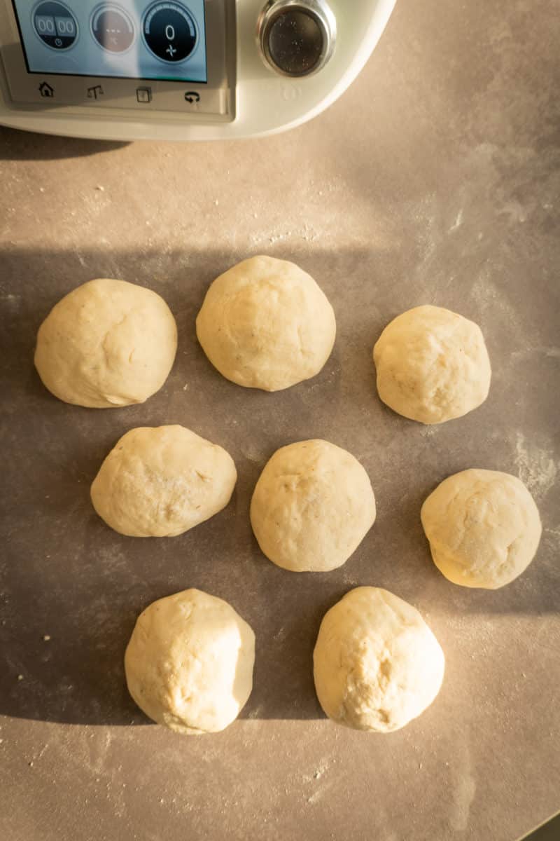Shaped dough pieces for flatbreads