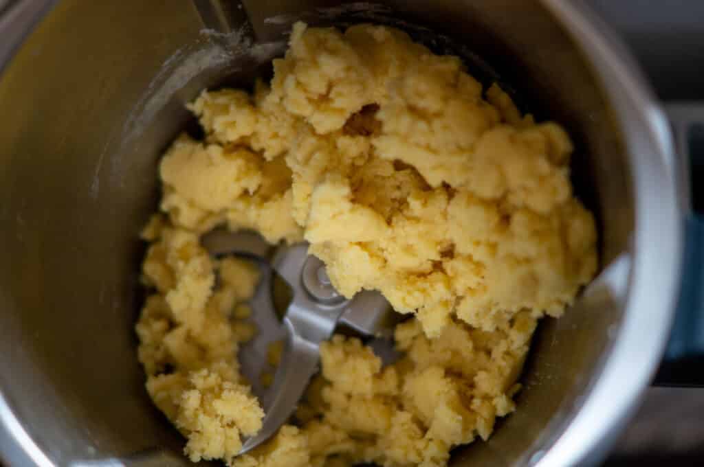 Kneading biscuit dough in the Thermomix® mixing bowl