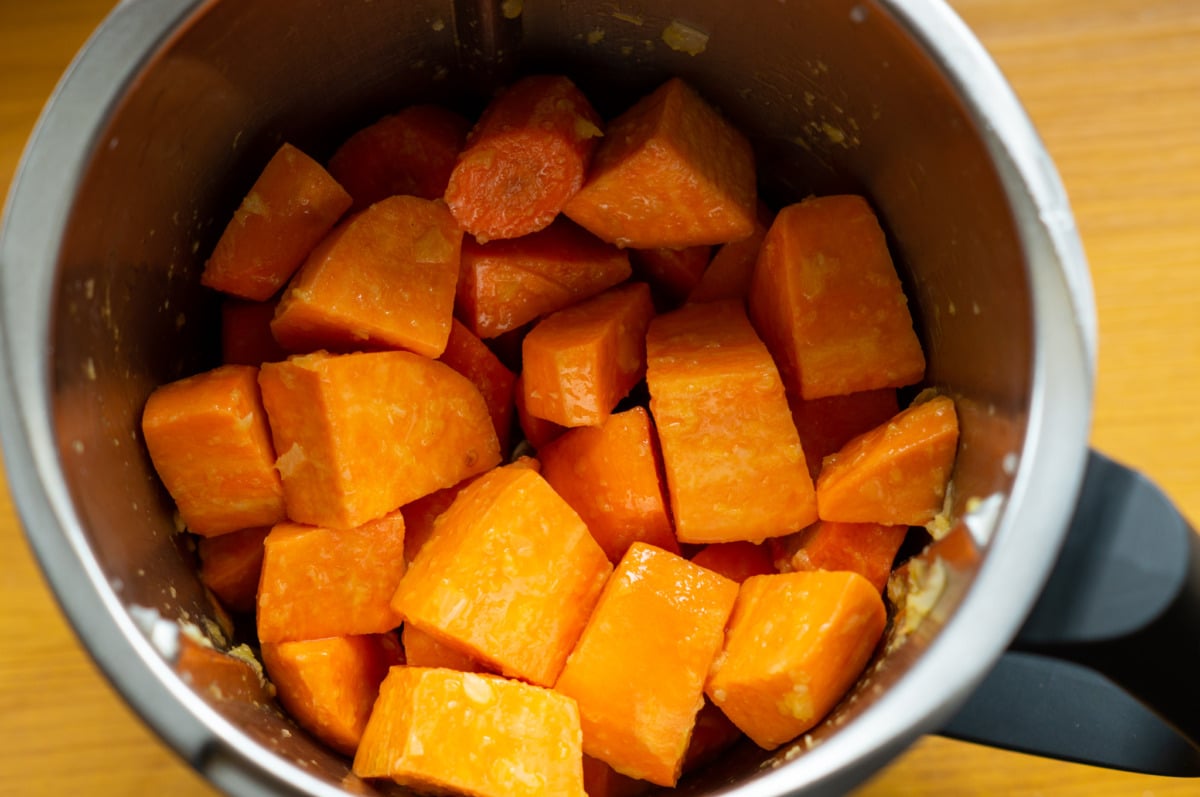 Sweet potatoes cooked in the Thermomix® Varoma®, steamed orange cubes