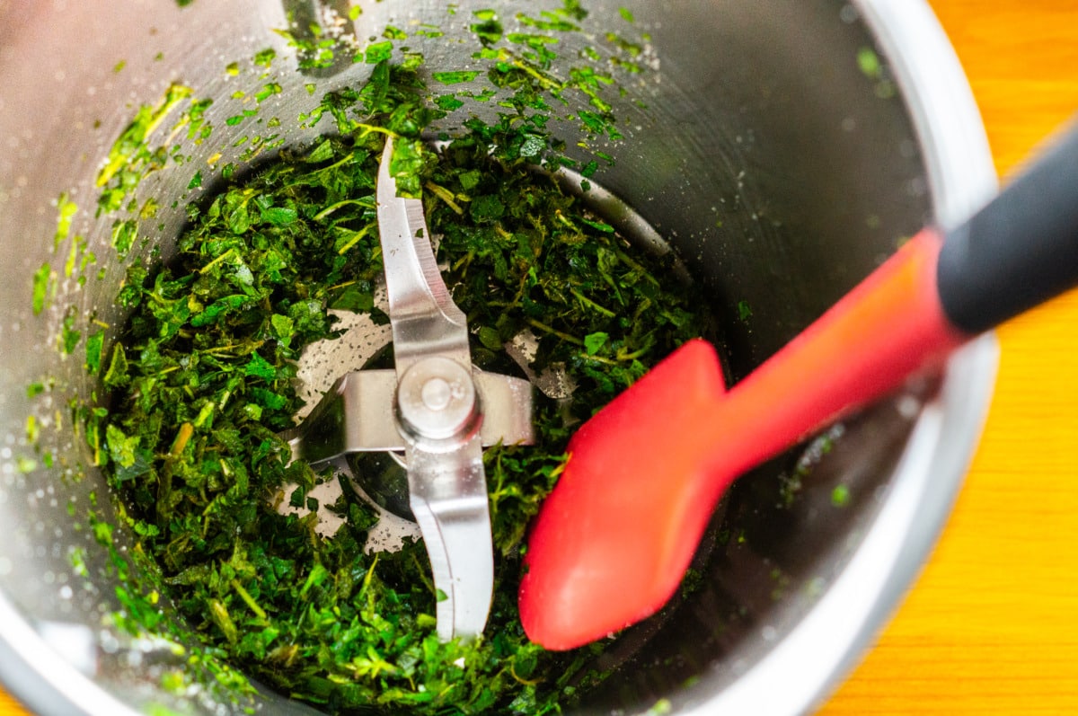 Chopping herbs in the Thermomix®