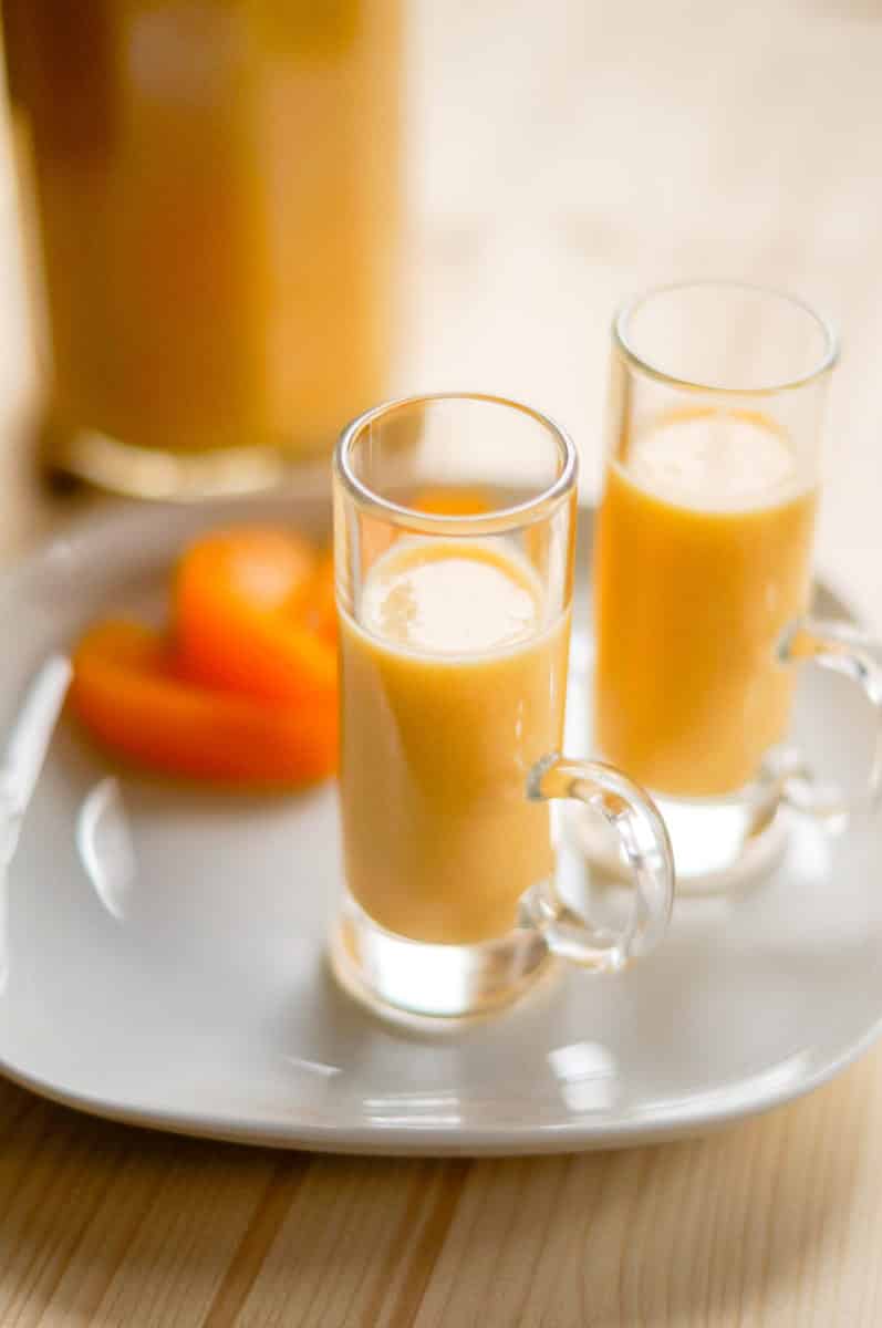 Tussi Liqueur made with the Thermomix® served in a glass
