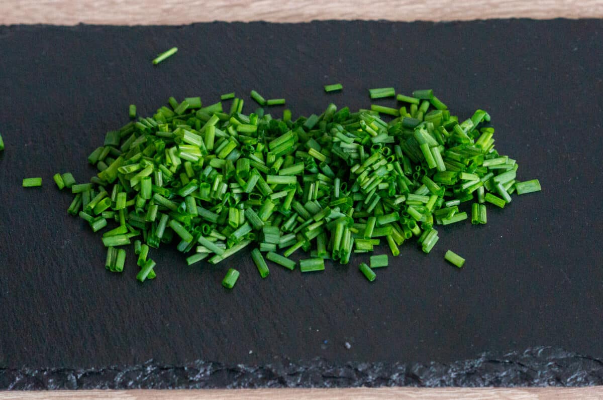 Chives cut into rings