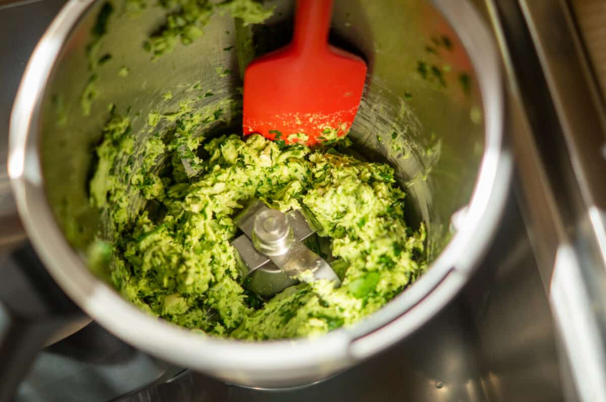 Finished wild garlic butter in the Thermomix® mixing bowl