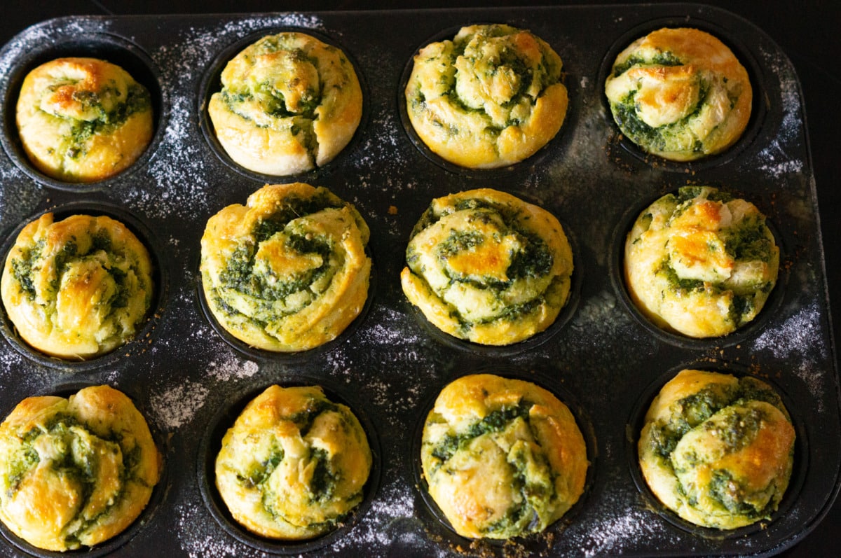 Thermomix® wild garlic potato rolls